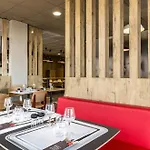 Ibis Centre Hotel 3*