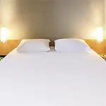 Otel Ibis Centre 3*