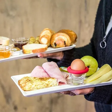 Ibis Centre Hotel 3*