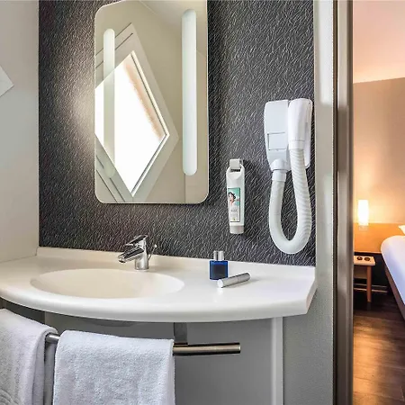 Ibis Centre 3*