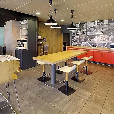 Hotel Ibis Centre 3*